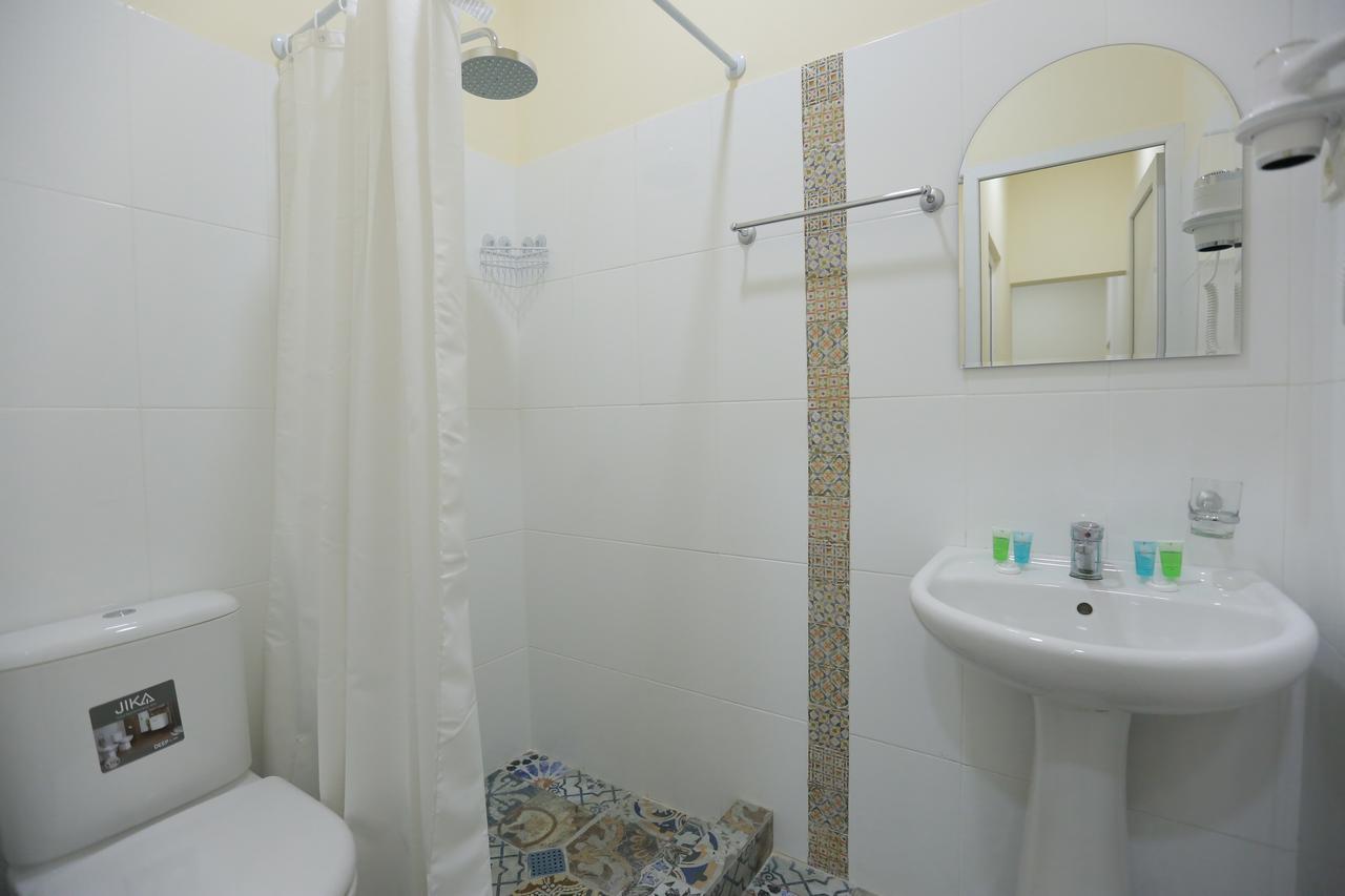Midtown Hotel & Hostel Tbilissi Extérieur photo