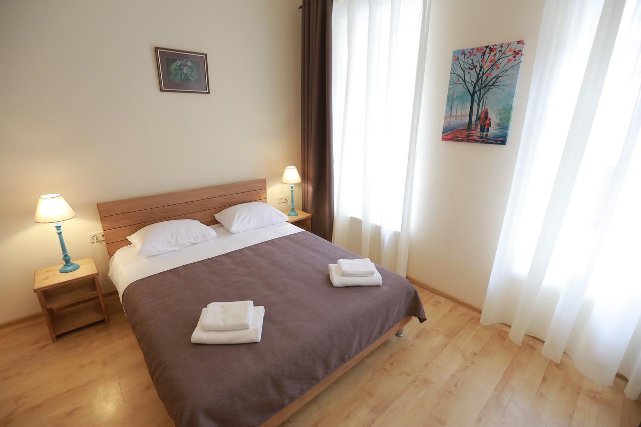 Midtown Hotel & Hostel Tbilissi Extérieur photo